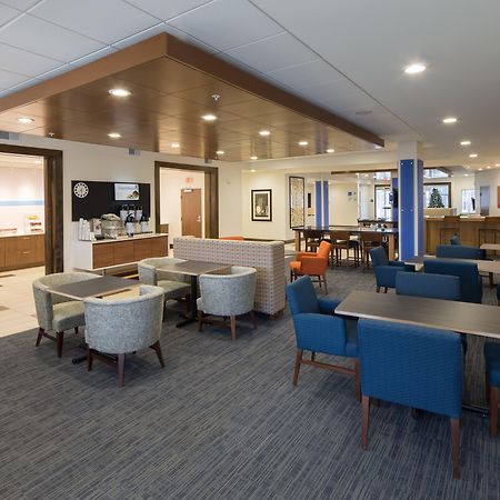 Holiday Inn Express & Suites Alpena - Downtown By Ihg מראה חיצוני תמונה