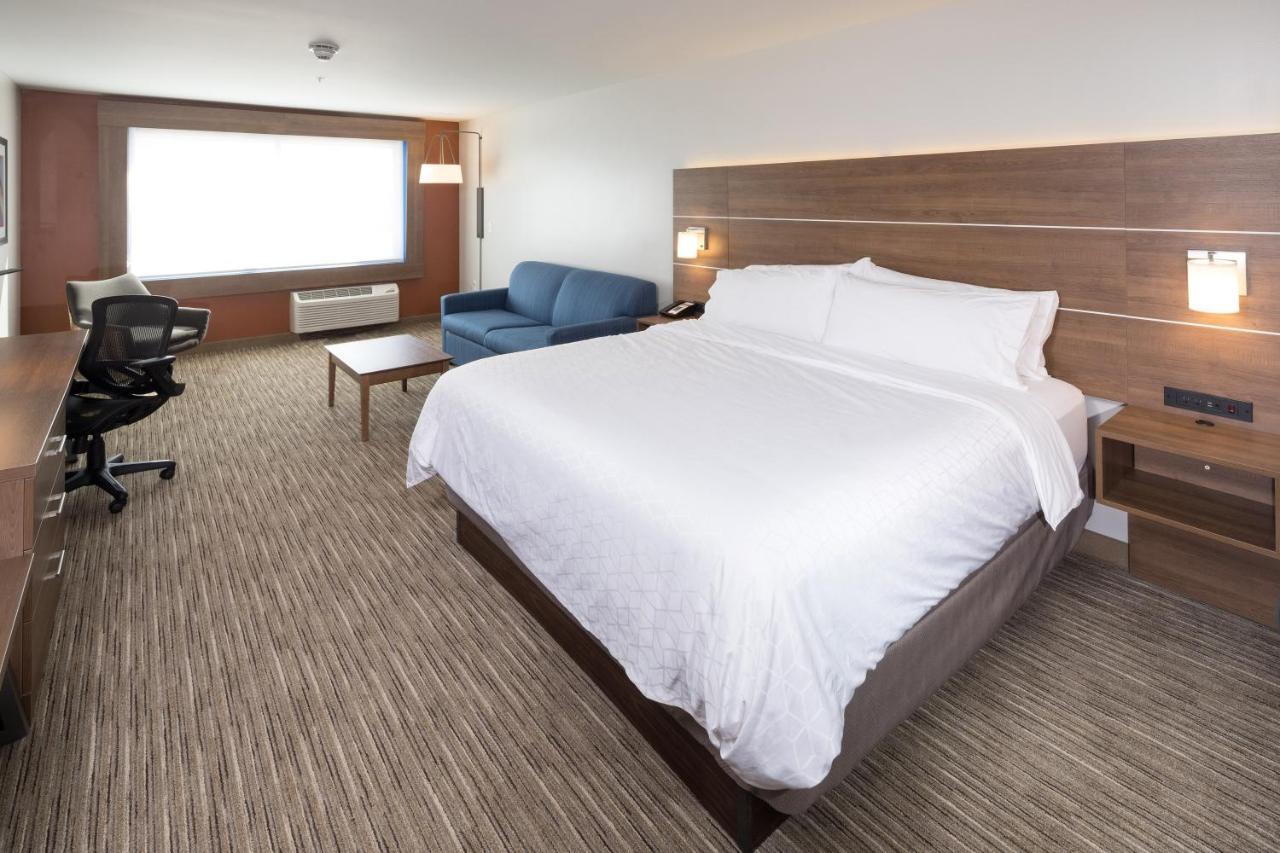 Holiday Inn Express & Suites Alpena - Downtown By Ihg חדר תמונה