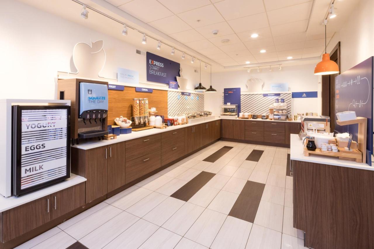 Holiday Inn Express & Suites Alpena - Downtown By Ihg מראה חיצוני תמונה