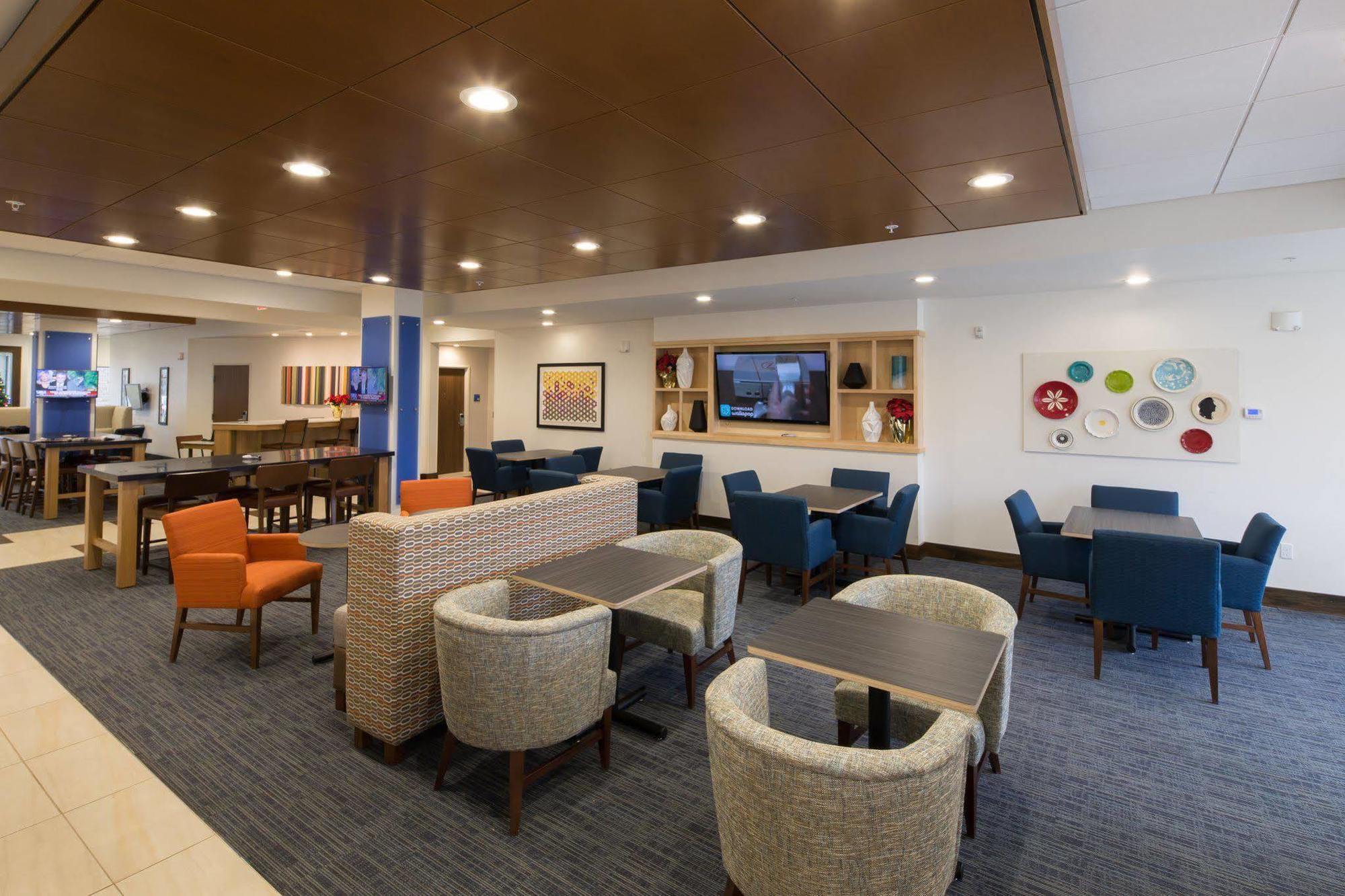 Holiday Inn Express & Suites Alpena - Downtown By Ihg מראה חיצוני תמונה